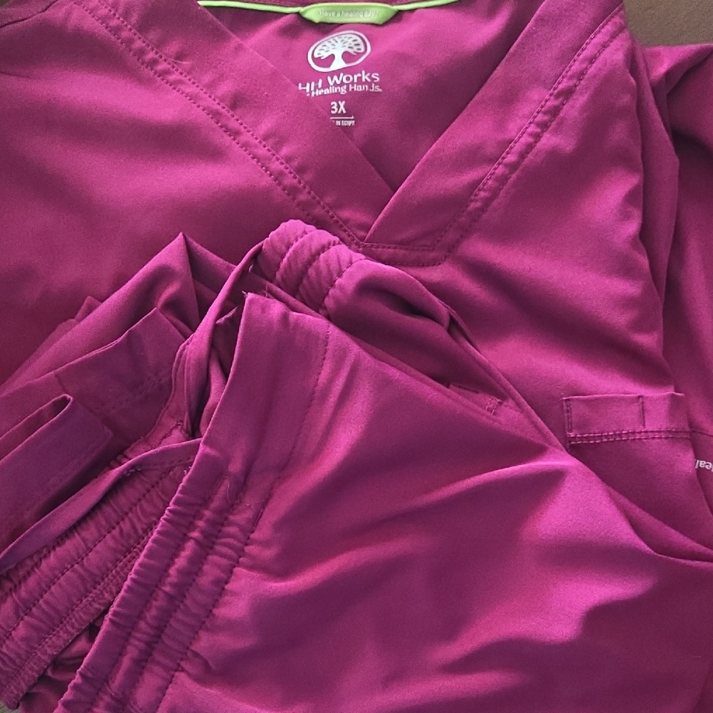 Healing Hands MENS Scrub Set - Rich Magenta